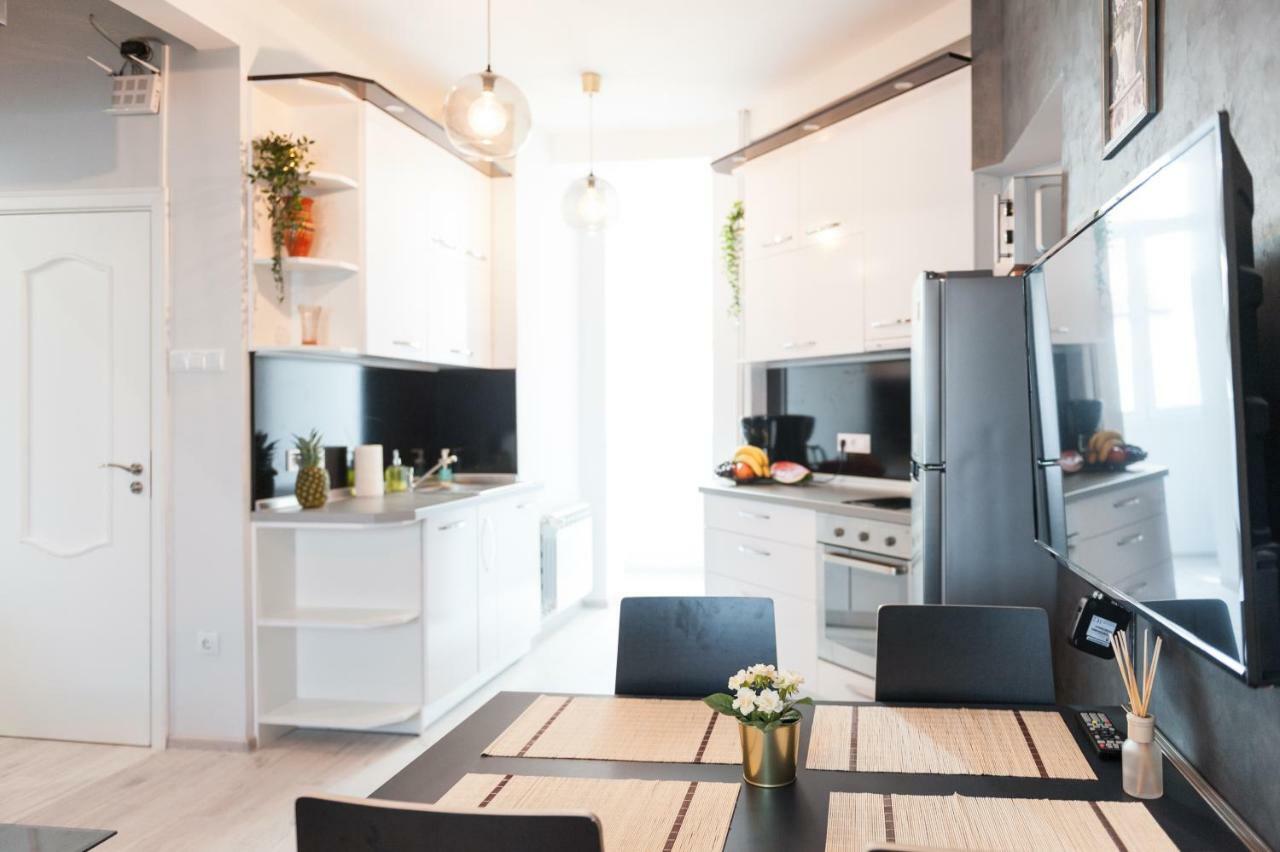 Vitosha Blvd - 2br Lux Sofia